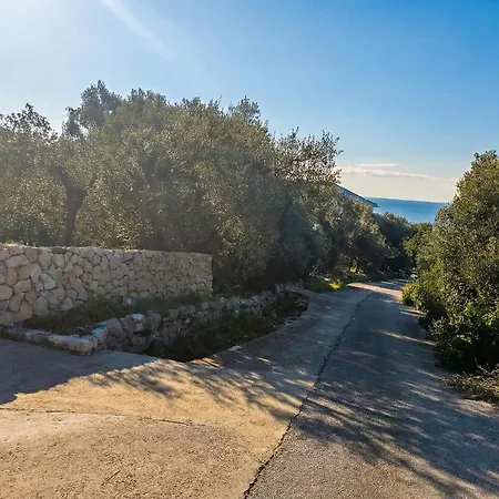 Feriehus Olive Oasis With Private Jacuzzi And Summer Kitchen