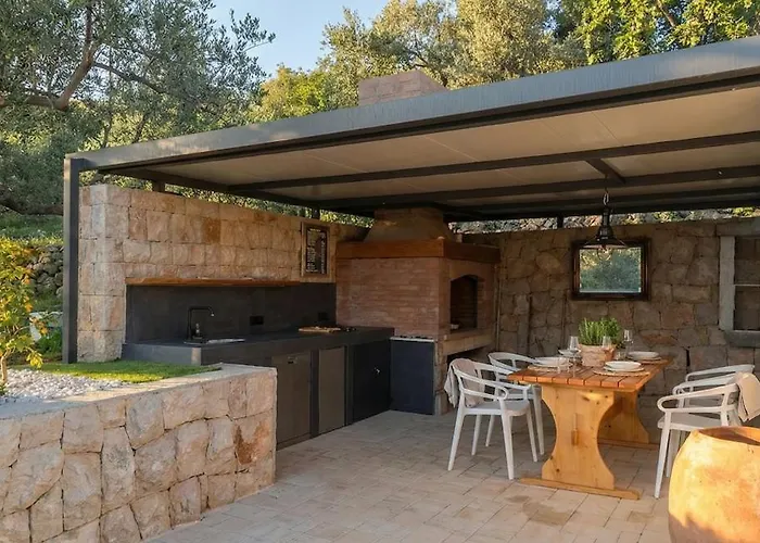 Olive Oasis With Private Jacuzzi And Summer Kitchen