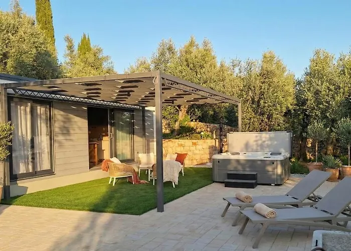 Olive Oasis With Private Jacuzzi And Summer Kitchen