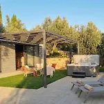 Olive Oasis With Private Jacuzzi And Summer Kitchen