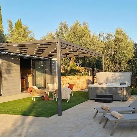 Olive Oasis With Private Jacuzzi And Summer Kitchen