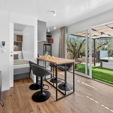 Ferienhaus Olive Oasis With Private Jacuzzi And Summer Kitchen Orasac