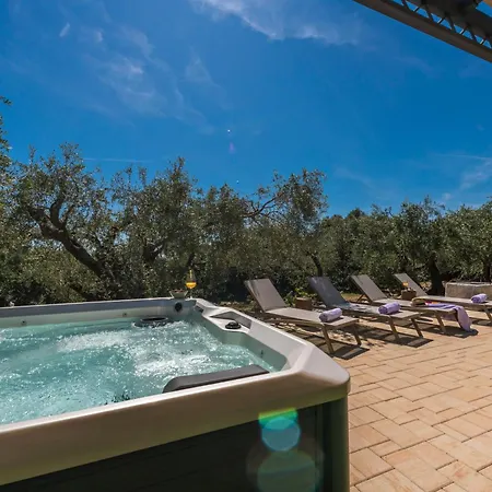 Ferienhaus Olive Oasis With Private Jacuzzi And Summer Kitchen *