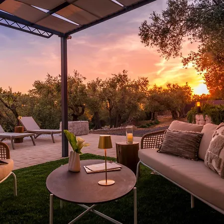 Olive Oasis With Private Jacuzzi And Summer Kitchen Ferienhaus