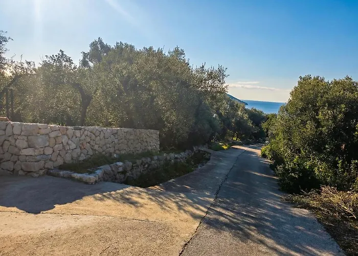 Holiday home Olive Oasis With Private Jacuzzi And Summer Kitchen