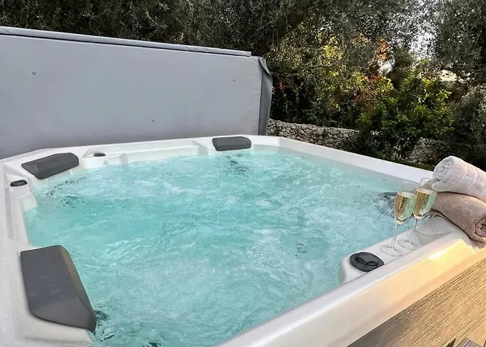 Holiday home Olive Oasis With Private Jacuzzi And Summer Kitchen Orasac